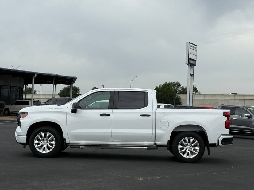 2024 Chevrolet Silverado 1500 - Image 2
