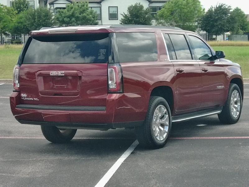 2016 GMC Yukon XL - Image 2