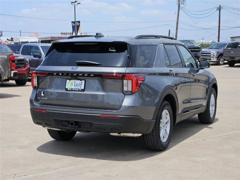 2026 Ford Explorer - Image 2