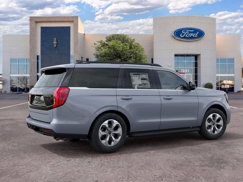 2027 Ford Expedition - Image 3
