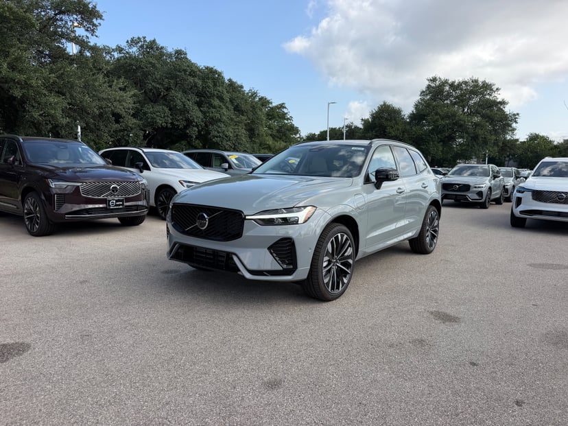 2026 Volvo XC60 - Image 1