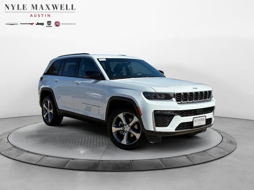2026 Jeep Grand Cherokee - Image 2