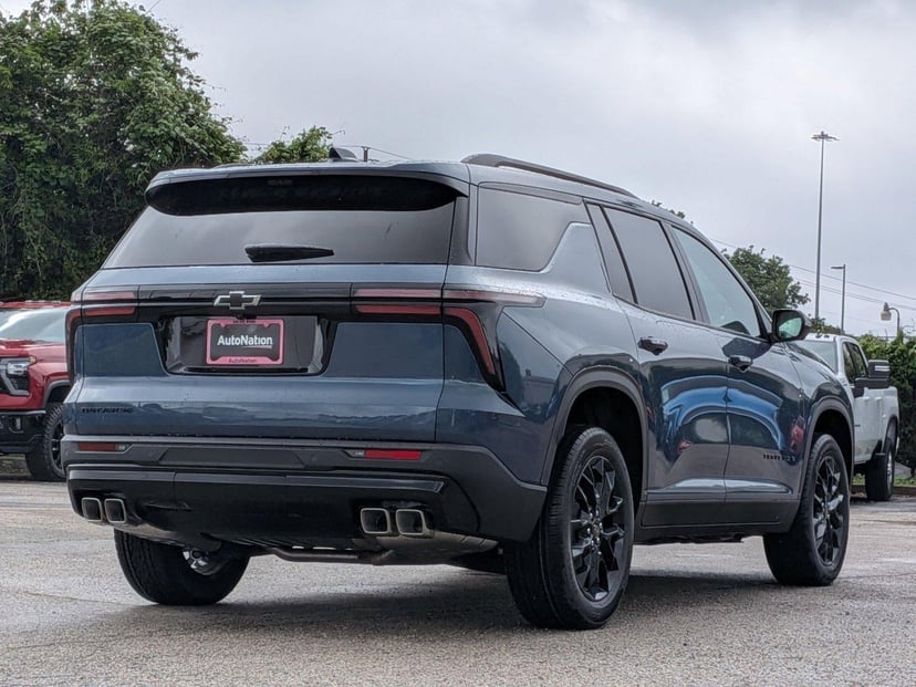 2026 Chevrolet Traverse - Image 3