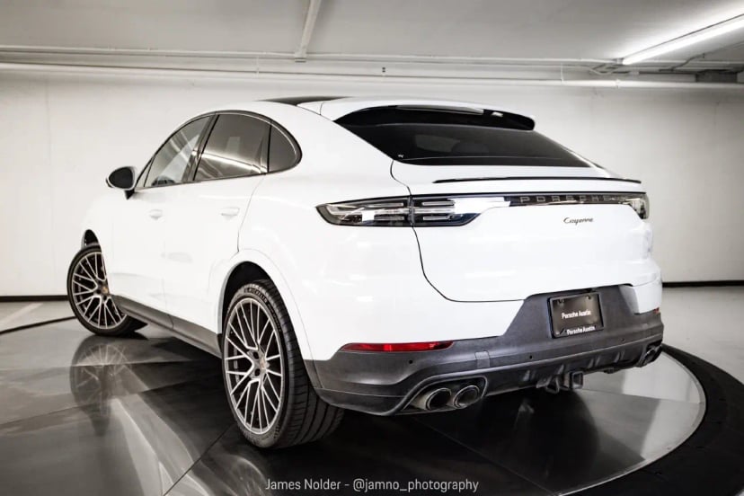 2022 Porsche Cayenne - Image 1