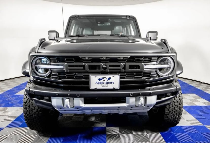 2024 Ford Bronco - Image 2