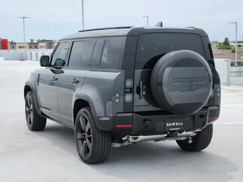 2026 Land Rover Defender - Image 2