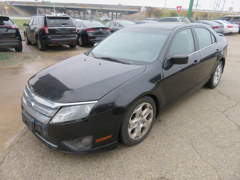2011 Ford Fusion - Image 2