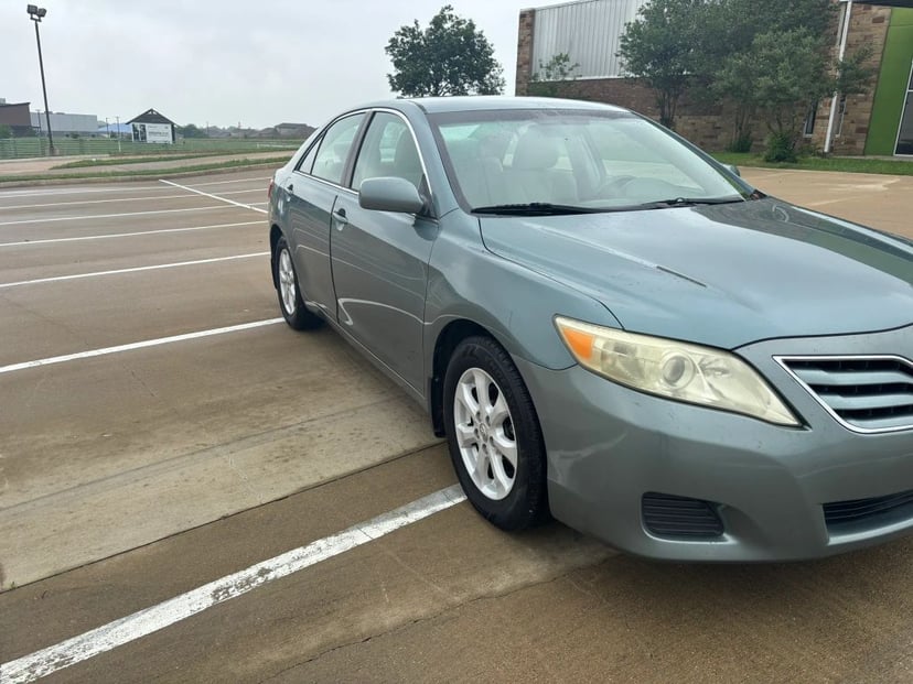 2010 Toyota Camry - Image 2