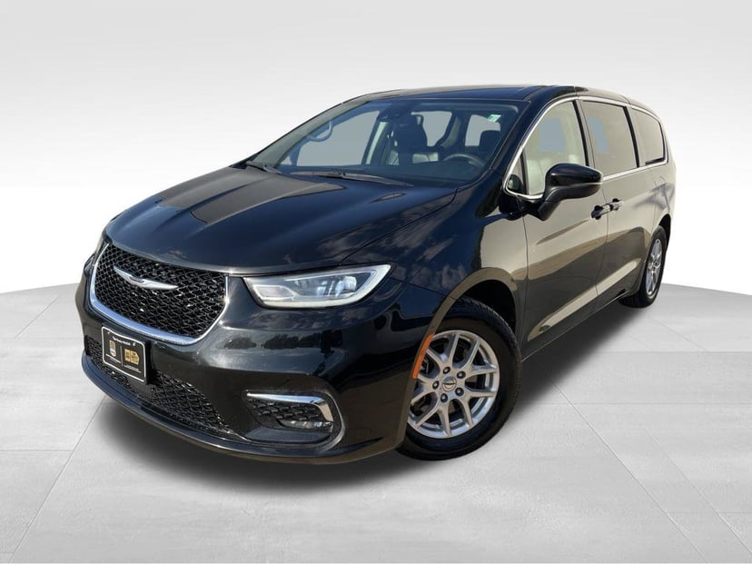2023 Chrysler Pacifica - Image 1