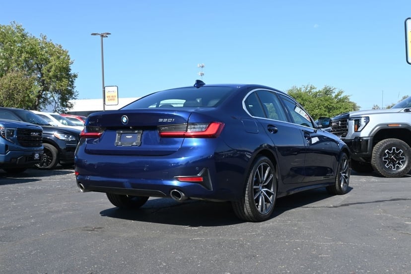 2020 BMW 330i - Image 3