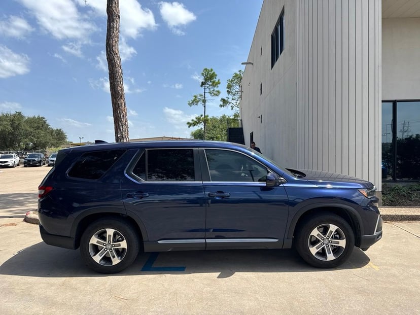 2025 Honda Pilot - Image 2