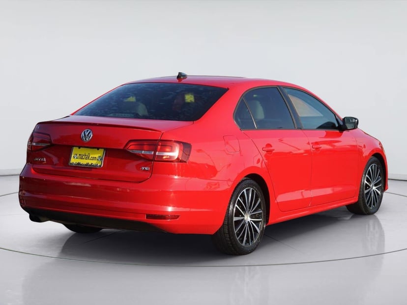 2015 Volkswagen Jetta - Image 3