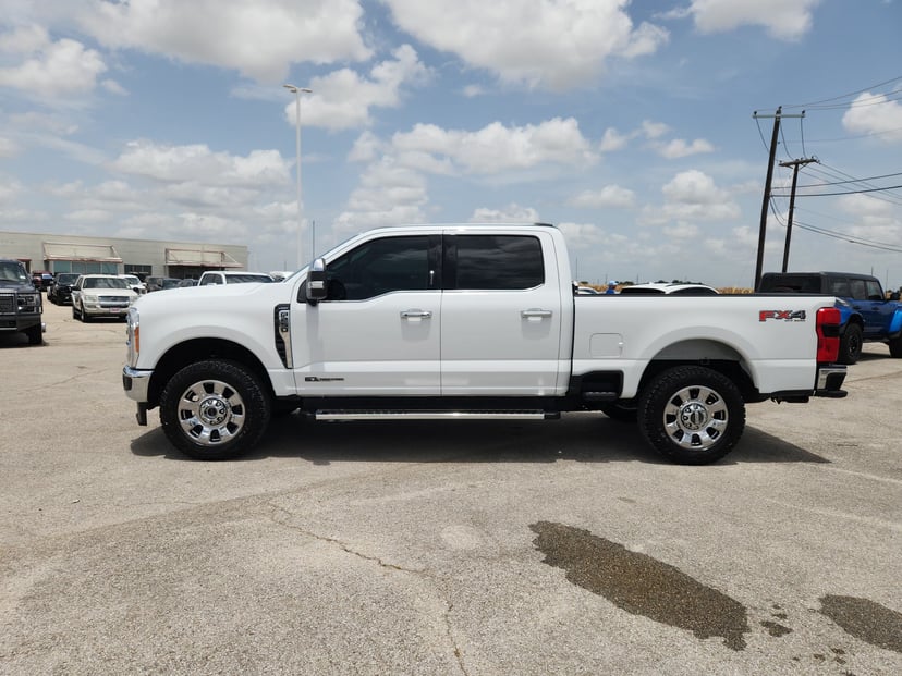 2023 Ford F-250 - Image 2