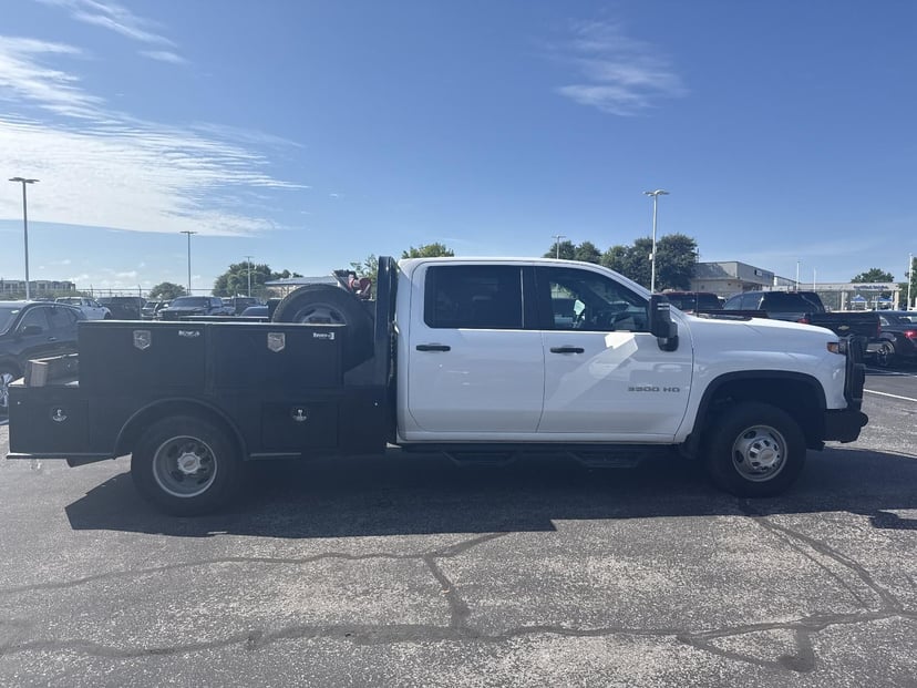 2025 Chevrolet Silverado 3500 HD - Image 2