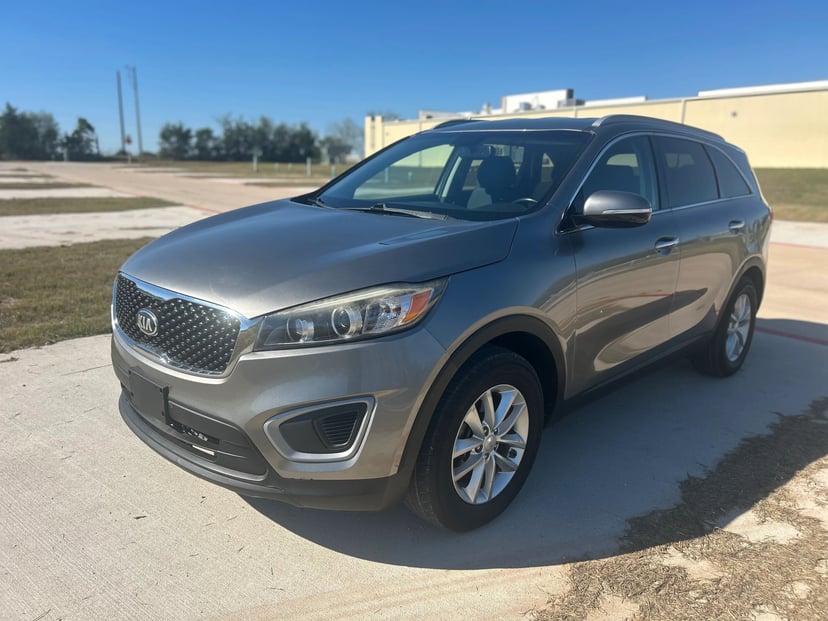 2017 Kia Sorento - Image 1