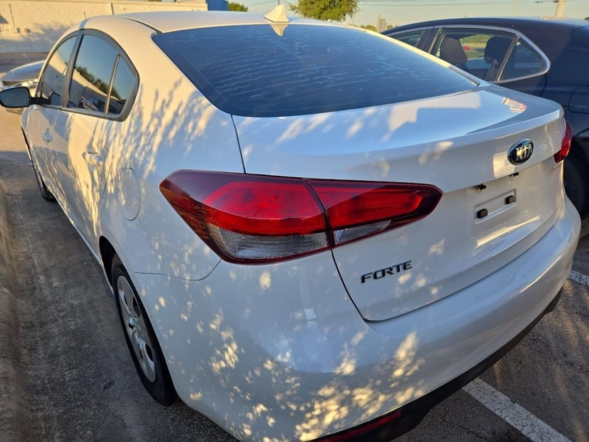 2017 Kia Forte - Image 1