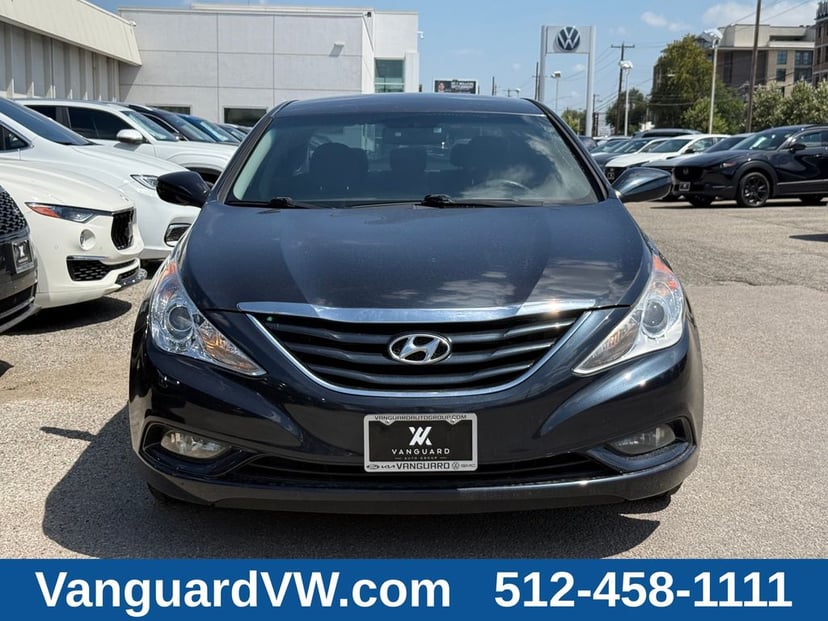 2013 Hyundai Sonata - Image 3