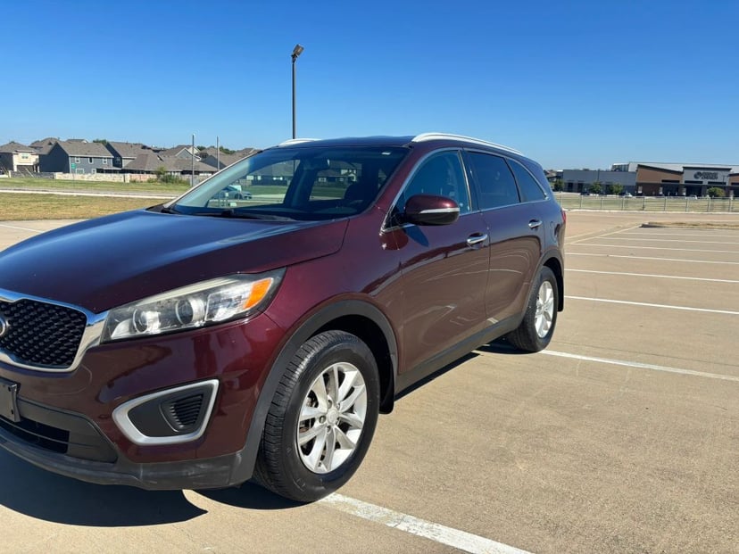 2017 Kia Sorento - Image 1