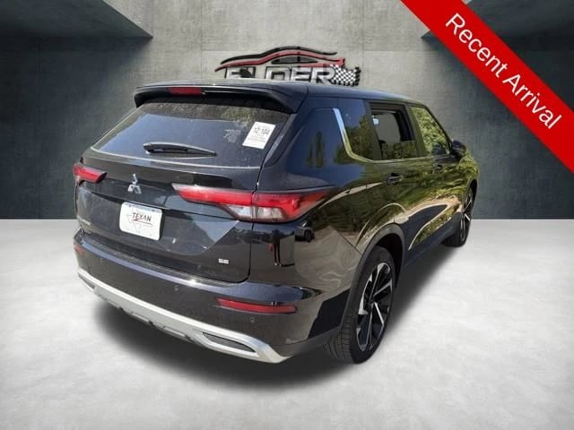 2024 Mitsubishi Outlander - Image 2