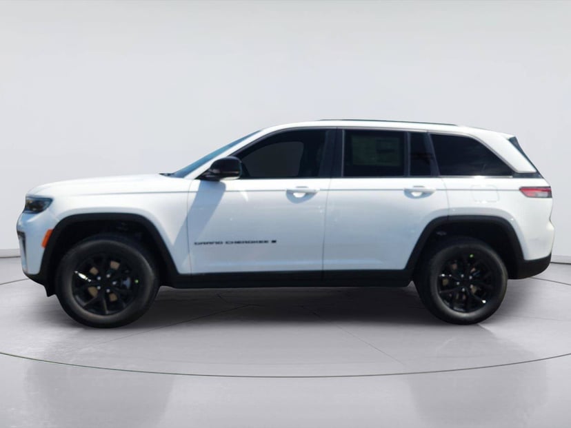 2026 Jeep Grand Cherokee - Image 1