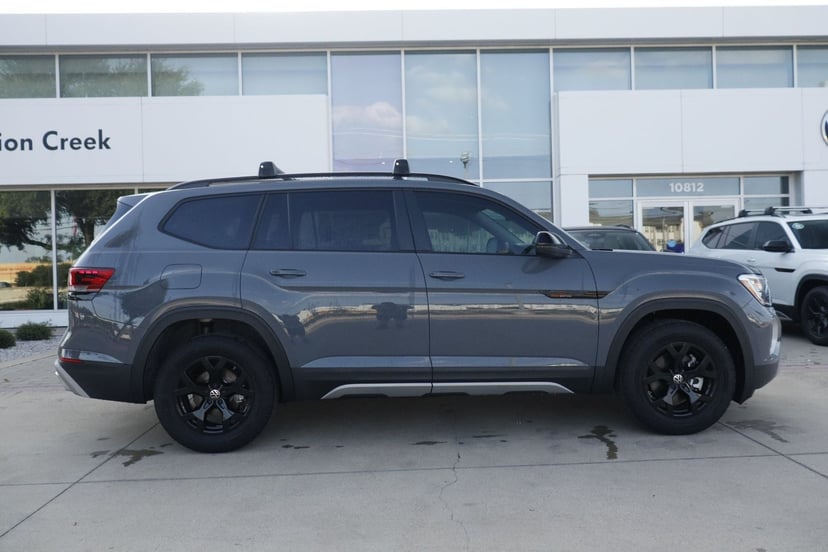 2026 Volkswagen Atlas - Image 2
