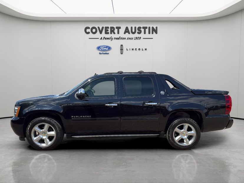 2013 Chevrolet avalanche - Image 3
