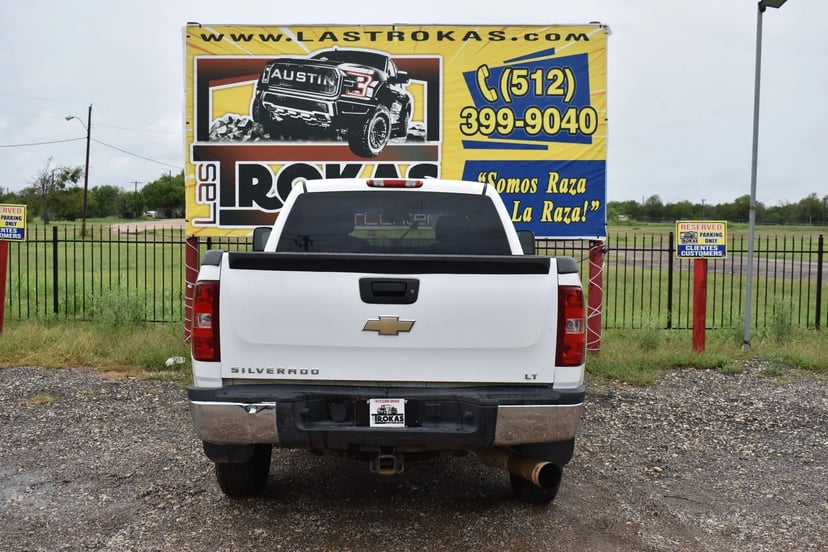 2009 Chevrolet Silverado - Image 3