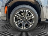 2026 Jeep Grand Wagoneer - Preview 14