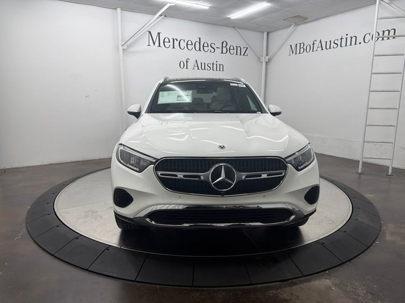 2027 Mercedes-Benz GLC - Image 3
