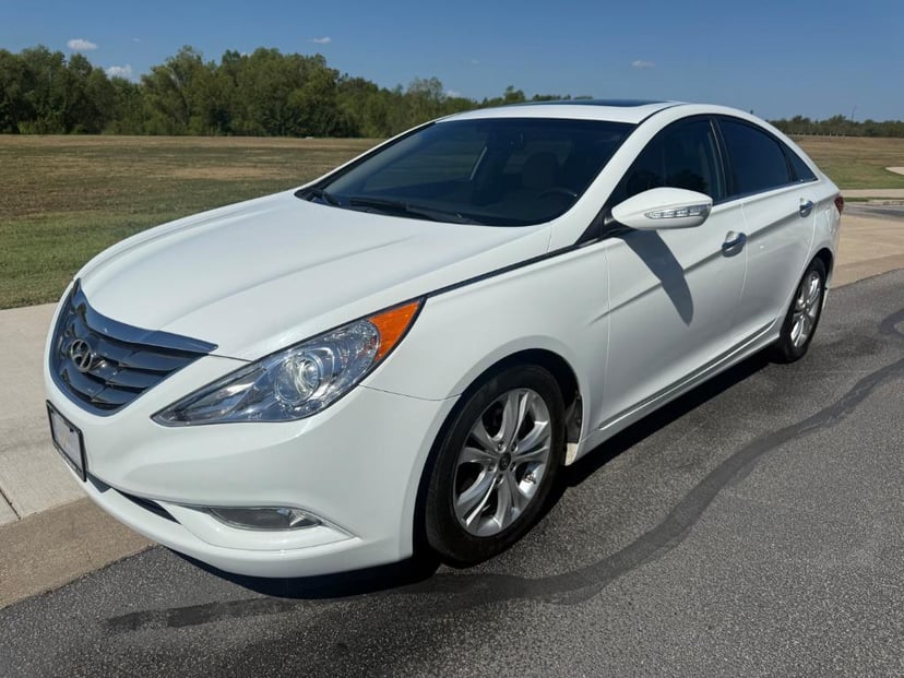 2011 Hyundai Sonata - Image 1