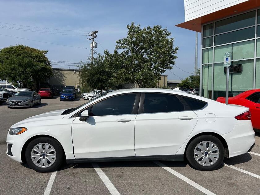 2020 Ford Fusion - Image 2