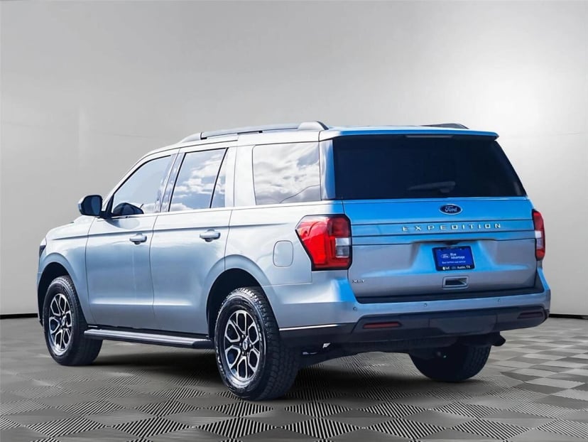 2022 Ford Expedition - Image 2