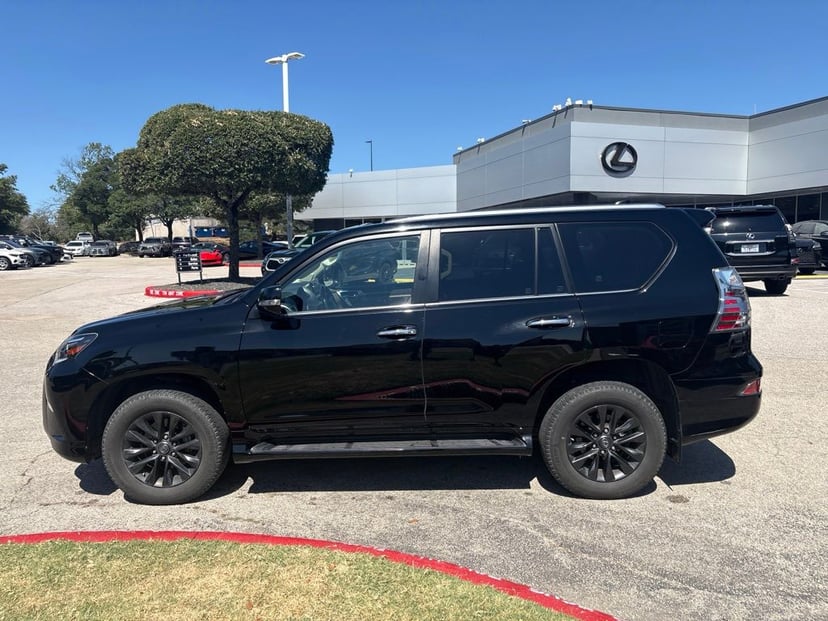 2023 Lexus GX - Image 2