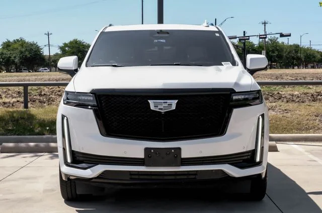 2021 Cadillac Escalade - Image 3