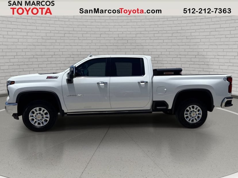 2025 Chevrolet Silverado 2500 HD - Image 2