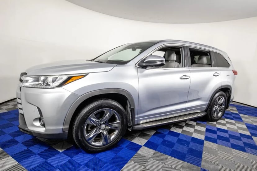 2018 Toyota Highlander - Image 1