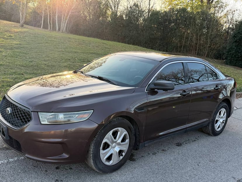 2015 Ford Taurus - Image 1