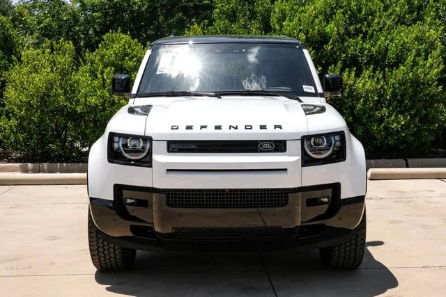 2026 Land Rover Defender 110 X-Dynamic SE 4D Sport Utility White - Image 1