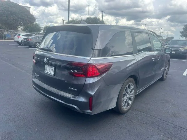 2026 Honda Odyssey - Image 3