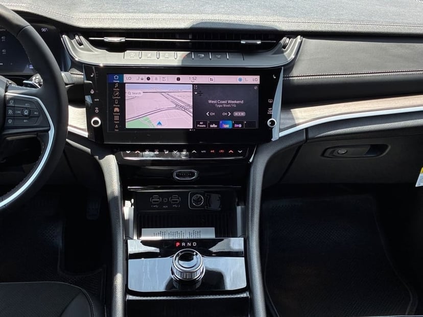 2026 Jeep Grand Cherokee L - Image 3