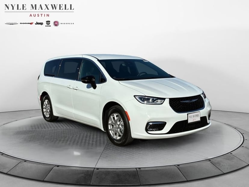 2026 Chrysler Pacifica - Image 1