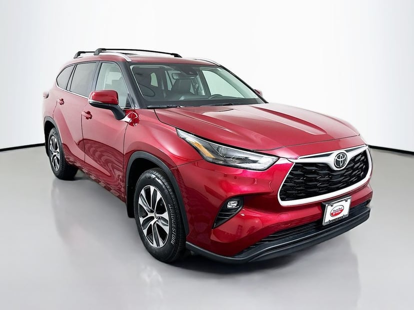 2025 Toyota Highlander - Image 3