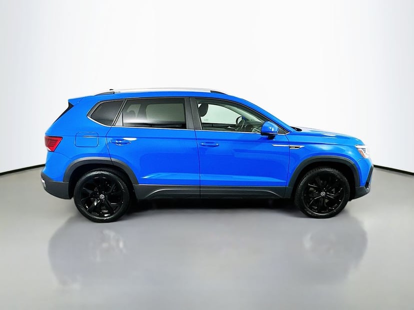 2022 Volkswagen Taos - Image 2