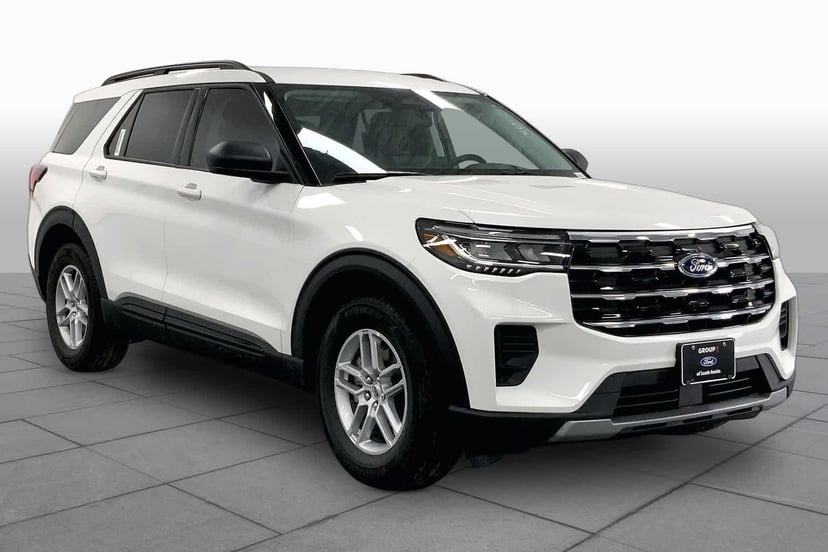 2026 Ford Explorer - Image 2
