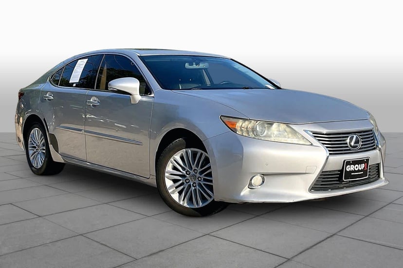 2013 Lexus ES - Image 1