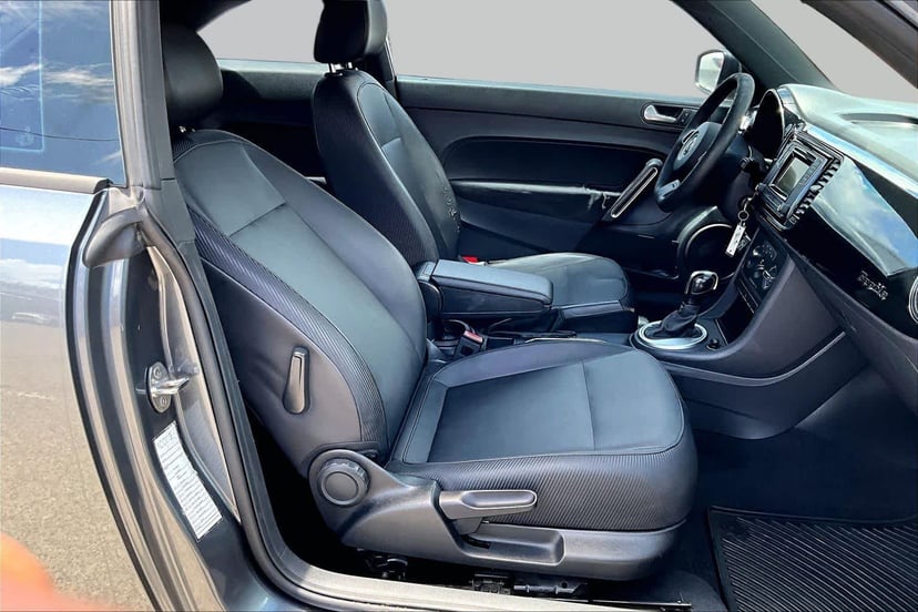 2016 Volkswagen Beetle - Image 2