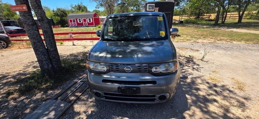 2010 Nissan Cube - Image 1