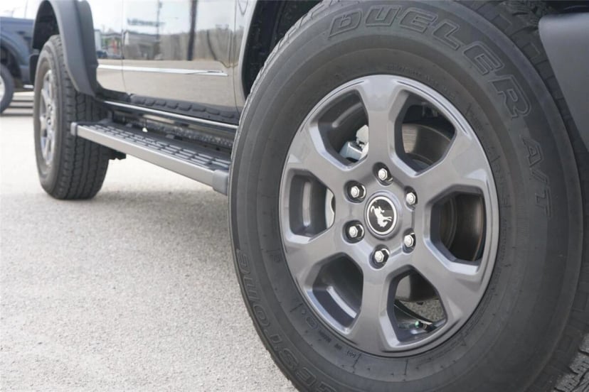 2024 Ford Bronco - Image 2