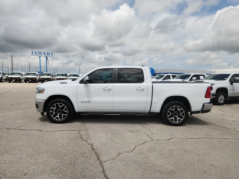 2025 Dodge 1500 - Image 2