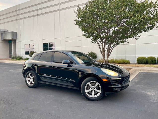 2017 Porsche Macan - Image 1